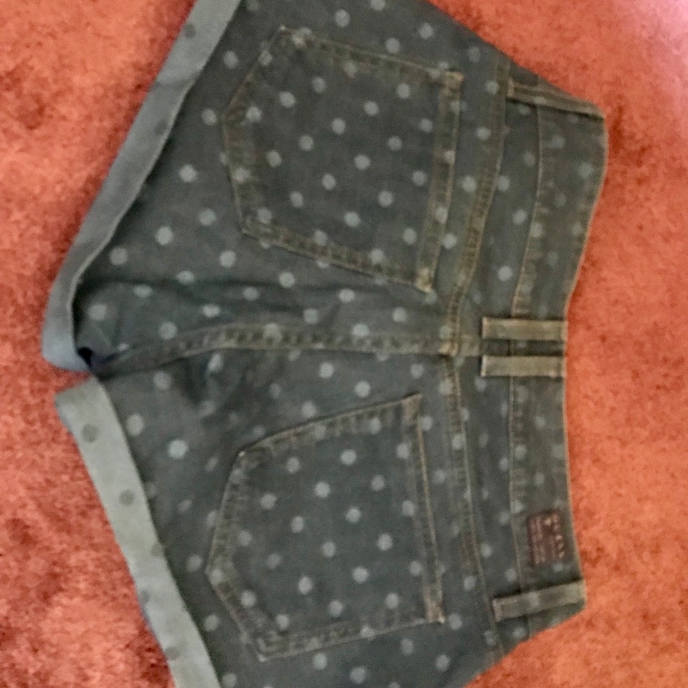 Guess High Rise shorts - Picture 6 of 6